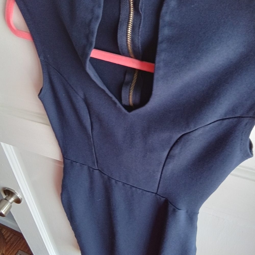 2-$10...Rolla Coster Size S. Elegant Navy Sleeveless Bodycon Dress Midi